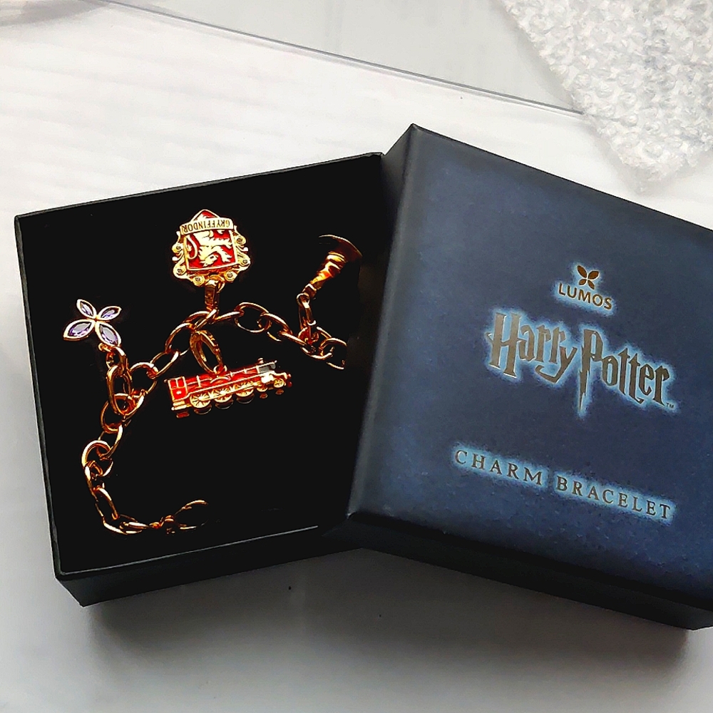 Lumos Gryffindor Charm Bracelet + Extra hogwarts express charm